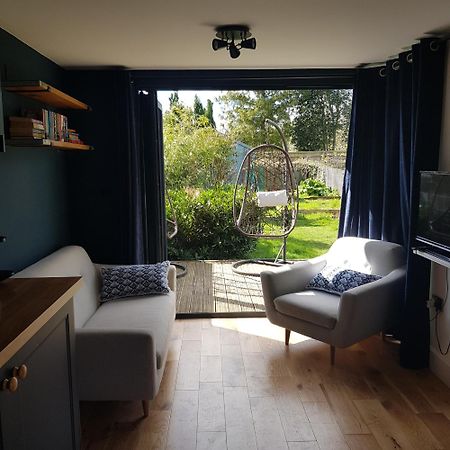 Modern 1-Bed Apartment, Plus Parking, Near Oxford And The Jr エクステリア 写真